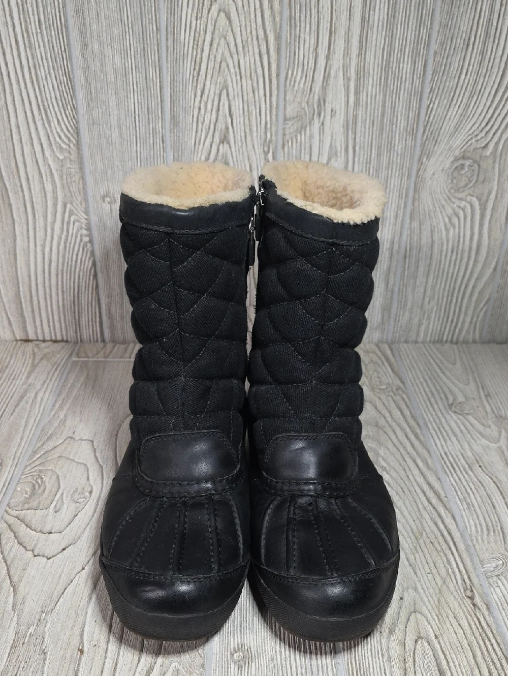 UGG Bellegarde Quilted Waterproof Winter Black Boots Womens Size 9.5